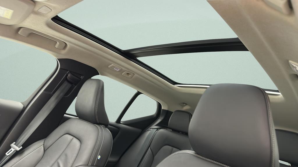2024 Volvo XC40 Core - Photo 14