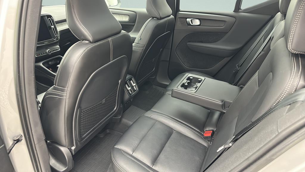 2024 Volvo XC40 Core - Photo 9